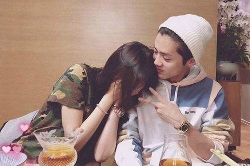 吃瓜明星情侣,揭秘明星情侣的甜蜜瞬间